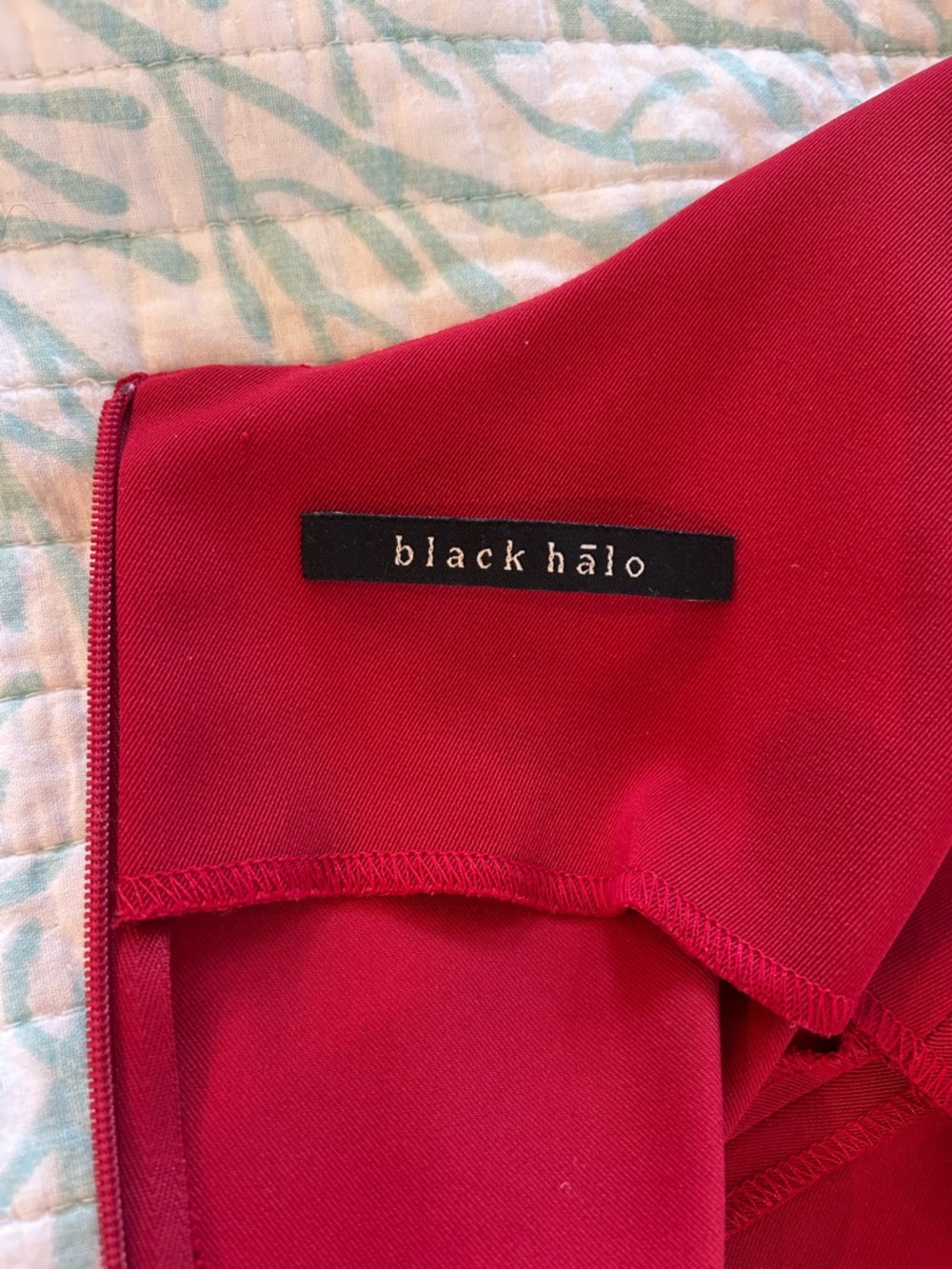 Black Halo Crimson Red Dress with Slim Belt Detail - Picture 3 of 3